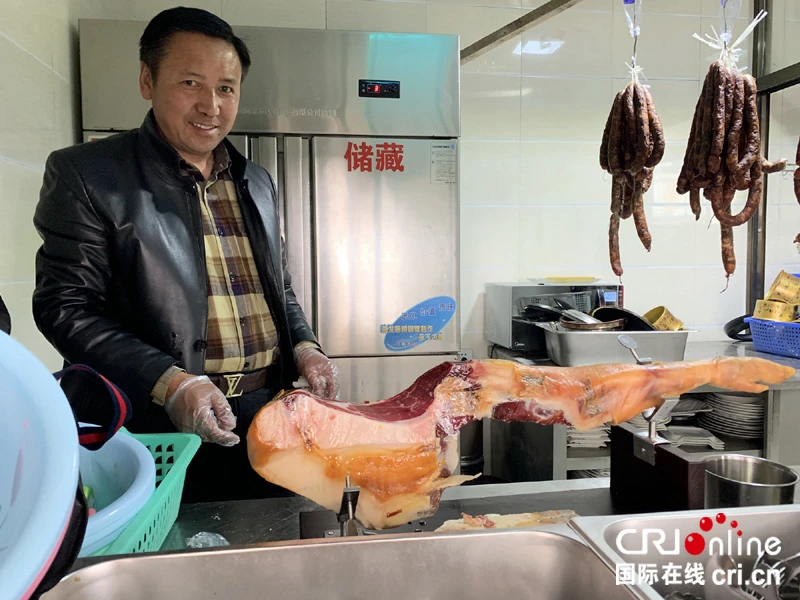 图片默认标题_fororder_图1，西藏林芝工布江达县当地人喜欢食用藏猪火腿。摄影：刘娜 拷贝