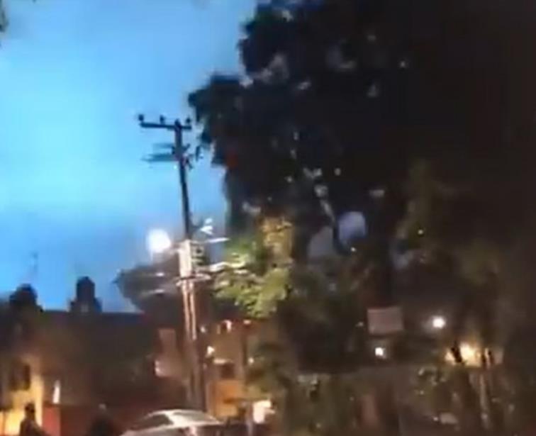墨西哥地区发生7.1级地震 震感强！天空现诡异蓝