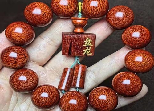 印度小叶紫檀手串怎么盘玩方法 印度小叶紫檀盘玩效果
