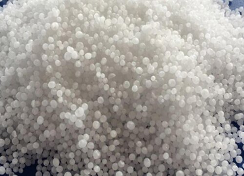 尿素加盐可以除草吗（尿素配什么混合使用能当除草剂）