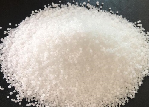 1克尿素要兑多少斤水浇花 （浇花使用尿素用量怎么配比）